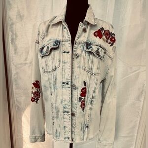 HOLLISTER Light Acid Wash Destroyed Denim Jacket FLORAL EMBROIDERY Womens SZ Med